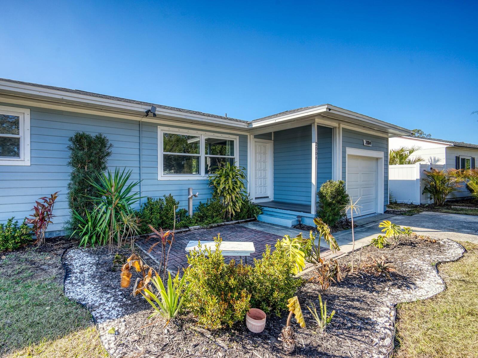 Image 2 of 36 For 2004 Culberson Avenue