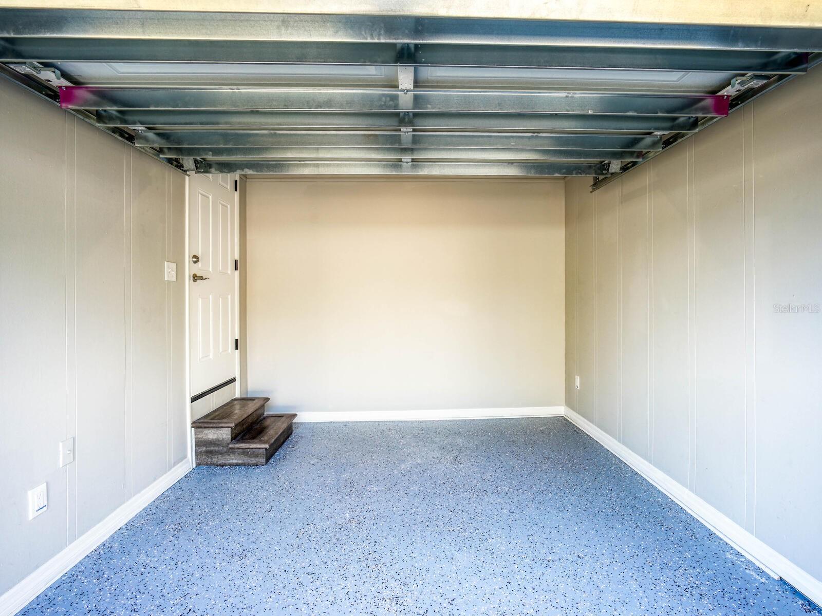 Image 33 of 36 For 2004 Culberson Avenue