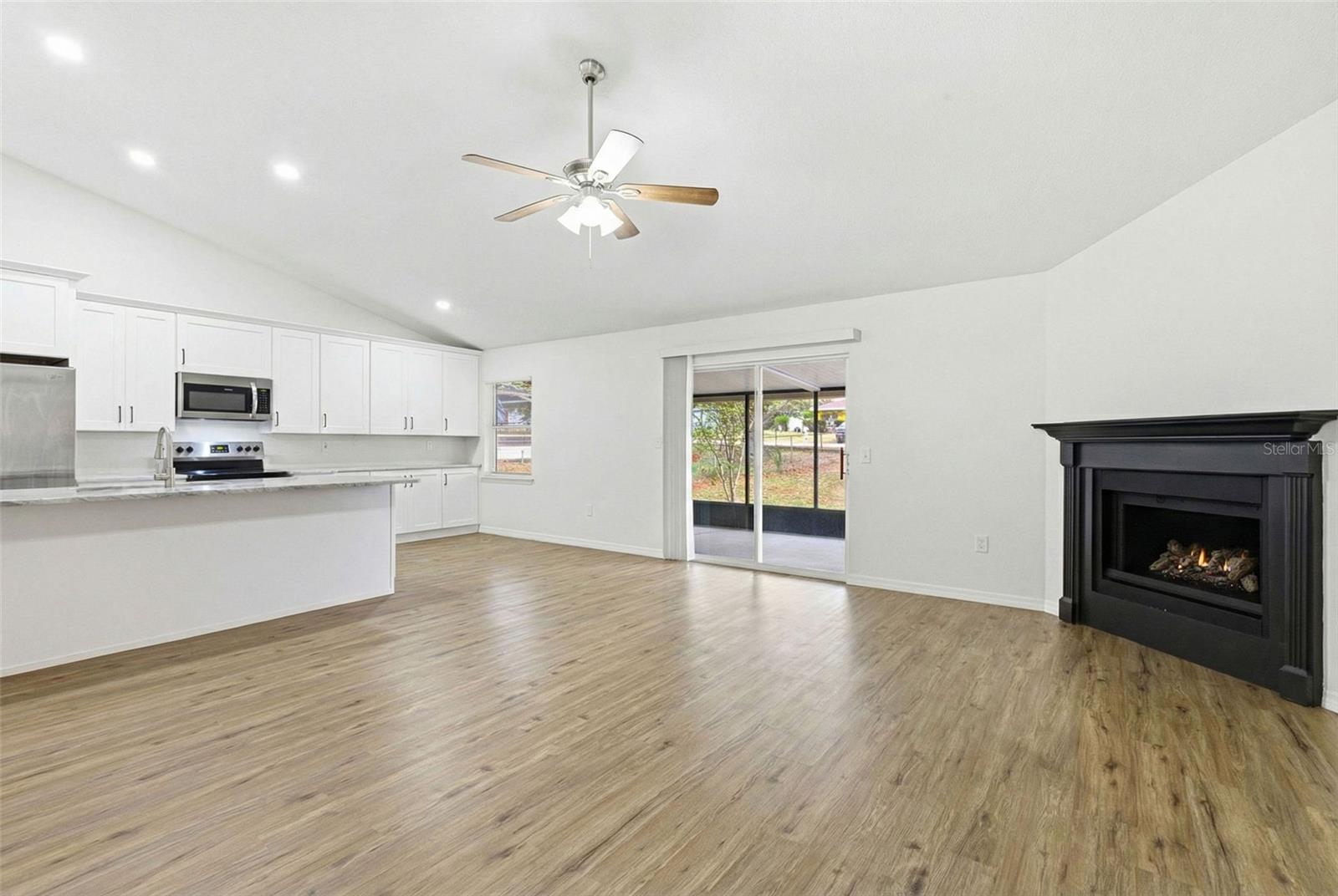 Image 4 of 23 For 5155 Martinique Drive