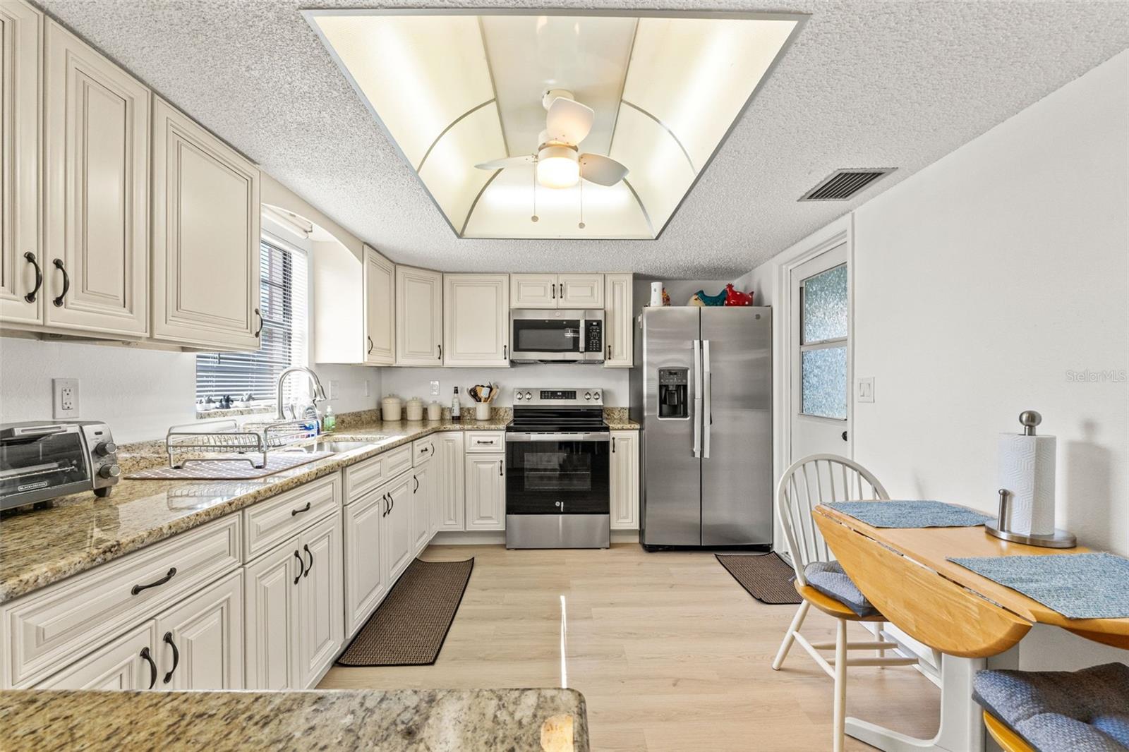 Image 14 of 39 For 8306 Needles Drive