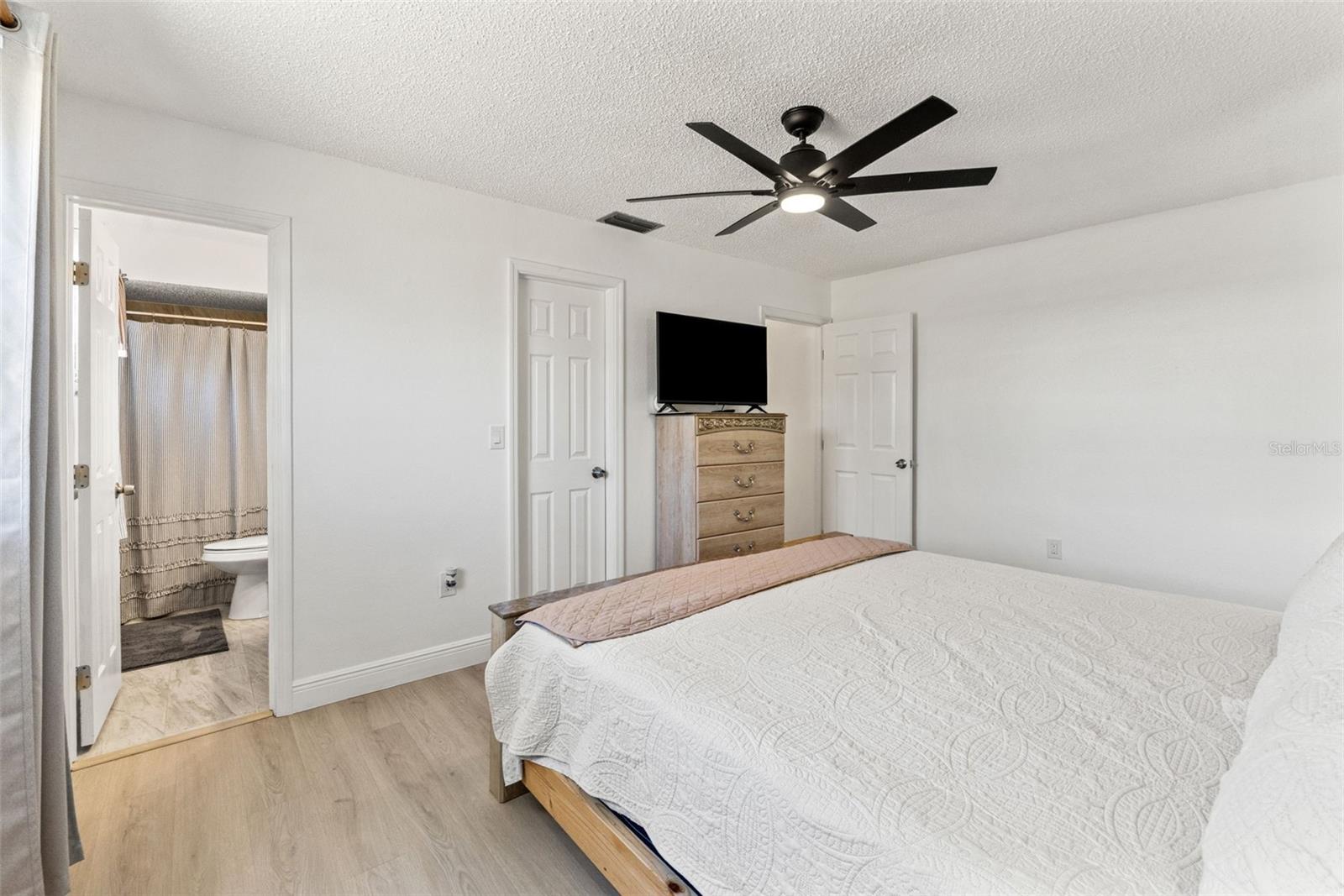 Image 22 of 39 For 8306 Needles Drive