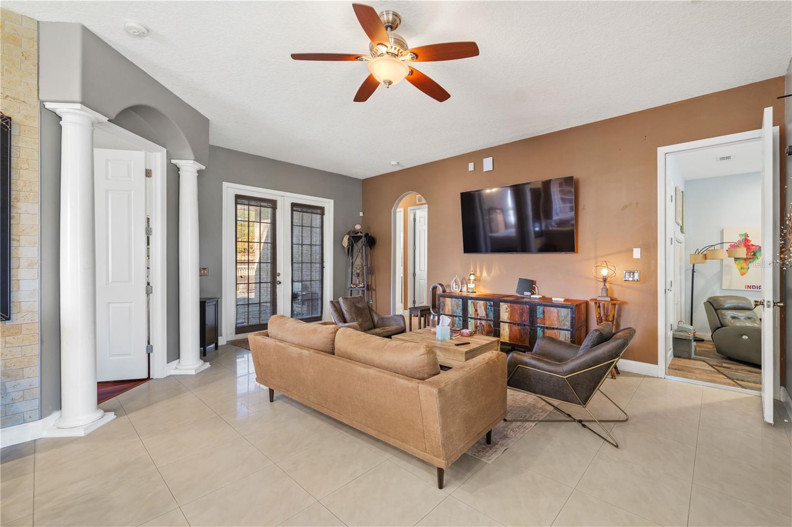 Image 7 of 43 For 11622 Timber Ridge Drive