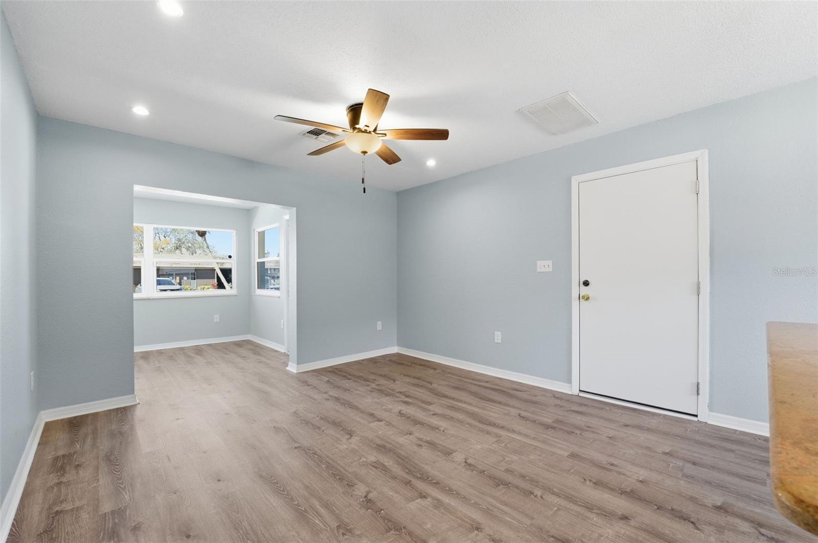 Image 14 of 29 For 5153 Turquoise Lane 102