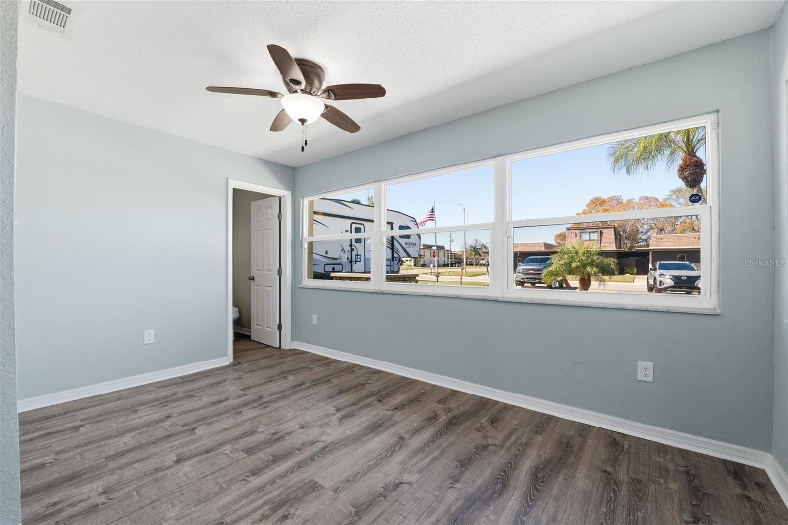 Image 17 of 29 For 5153 Turquoise Lane 102