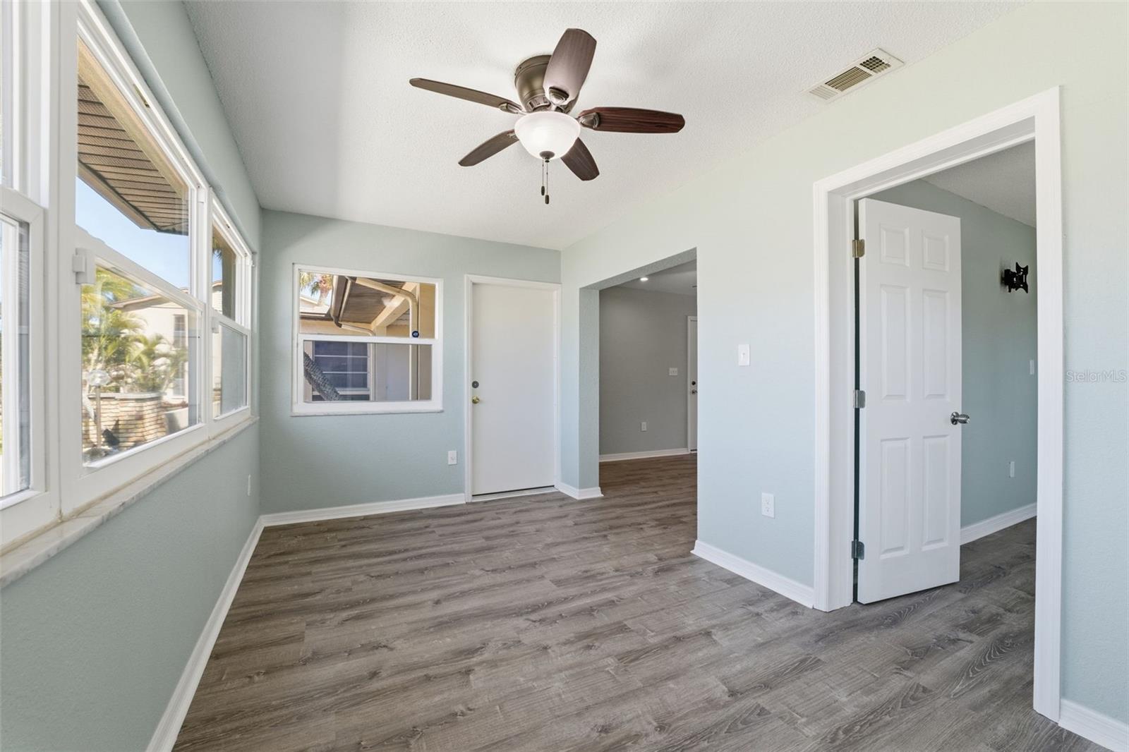 Image 22 of 29 For 5153 Turquoise Lane 102