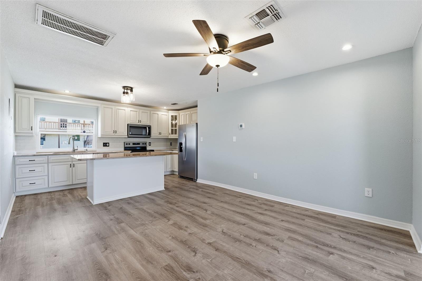 Image 6 of 29 For 5153 Turquoise Lane 102