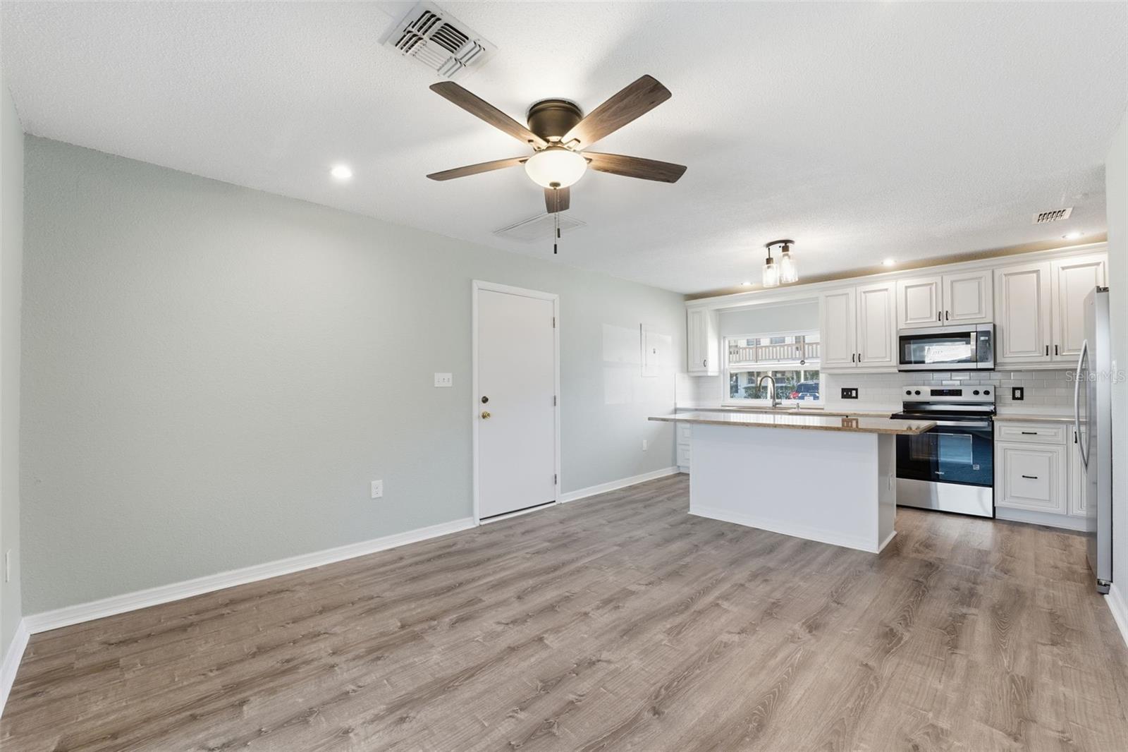 Image 7 of 29 For 5153 Turquoise Lane 102