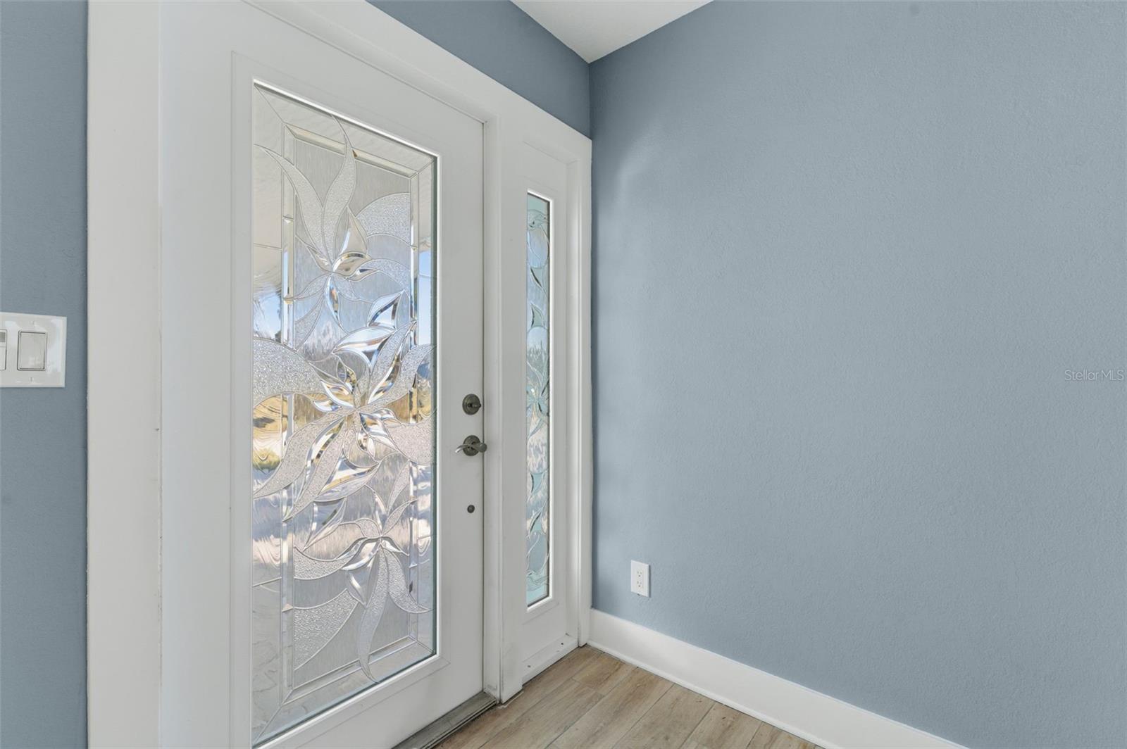 Listing photo id 8 for 11145 4th Street E