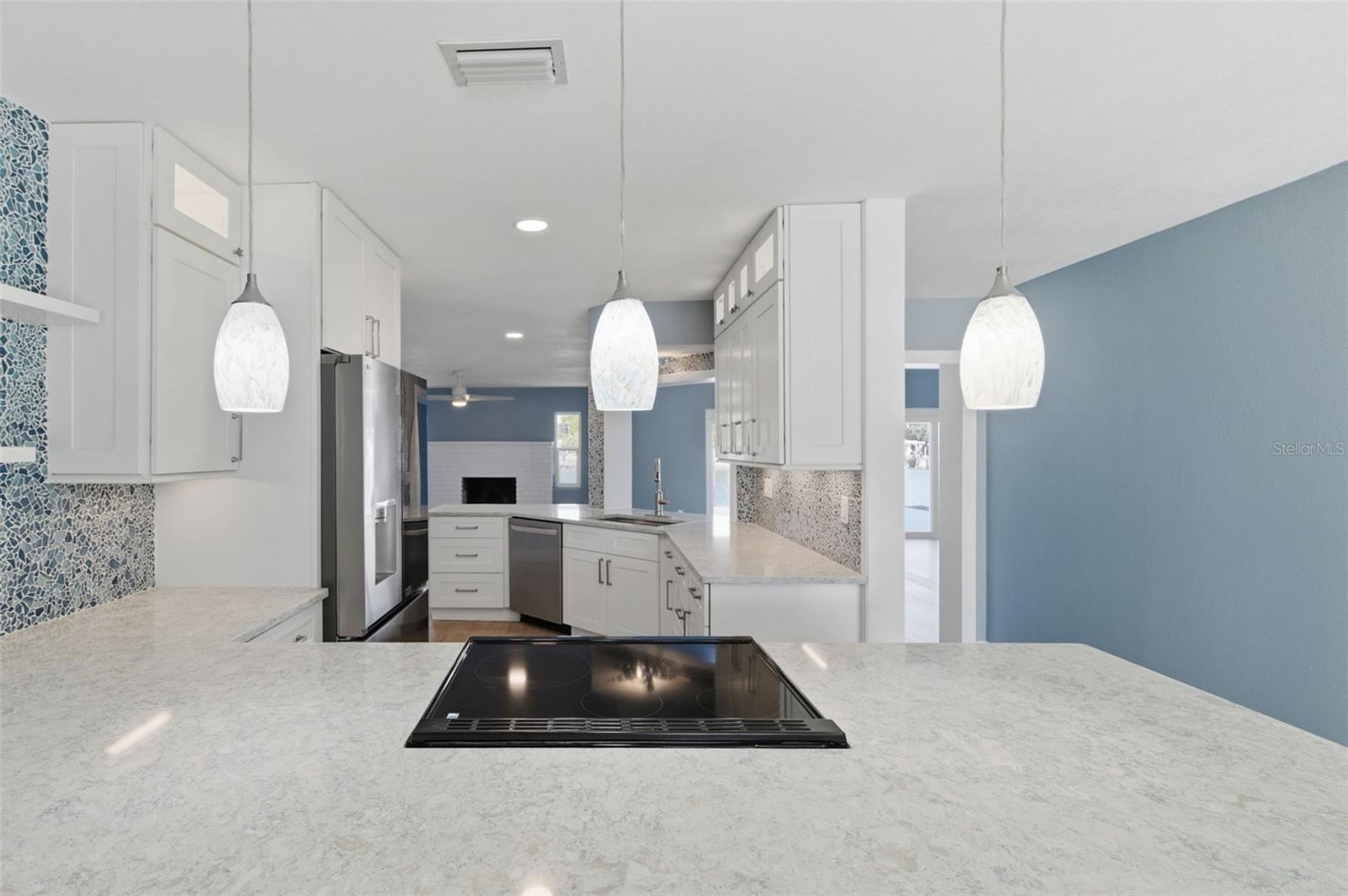 Listing photo id 11 for 11145 4th Street E