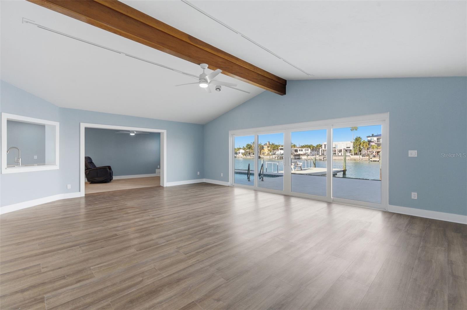 Listing photo id 16 for 11145 4th Street E