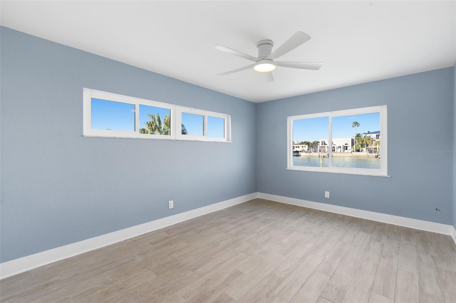 Listing photo id 18 for 11145 4th Street E