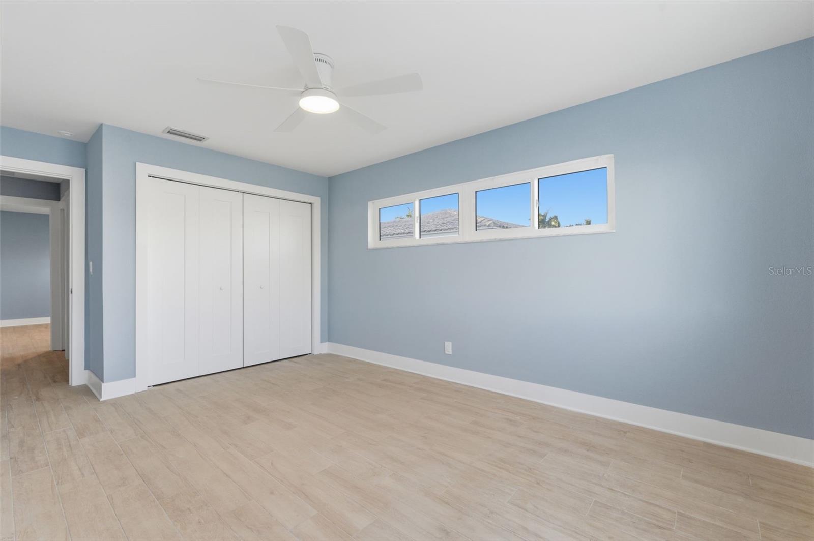 Listing photo id 19 for 11145 4th Street E