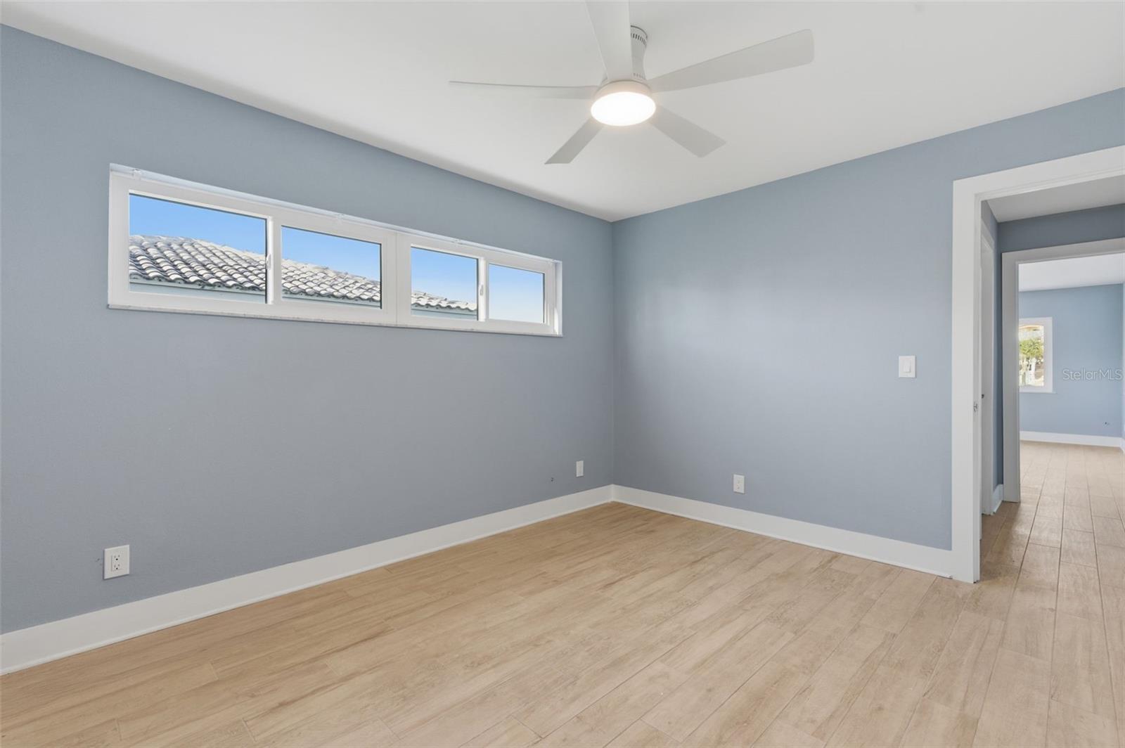 Listing photo id 20 for 11145 4th Street E