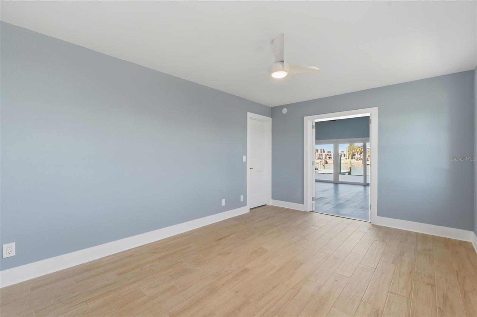 Listing photo id 22 for 11145 4th Street E