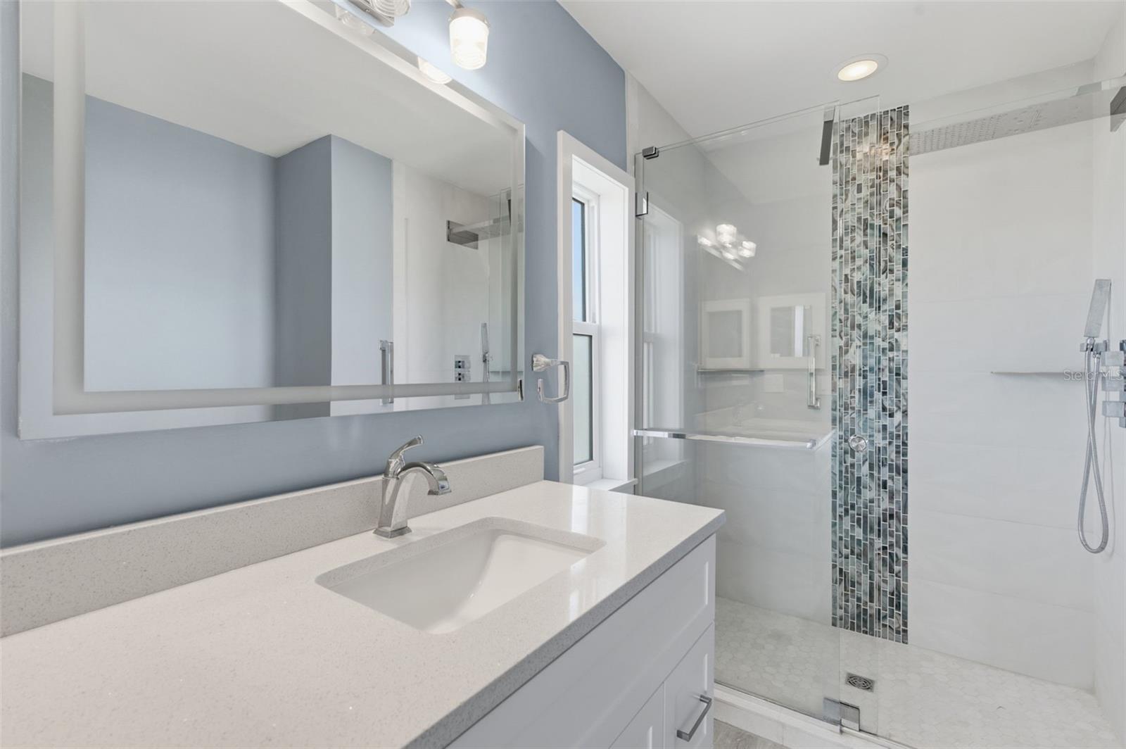 Listing photo id 24 for 11145 4th Street E