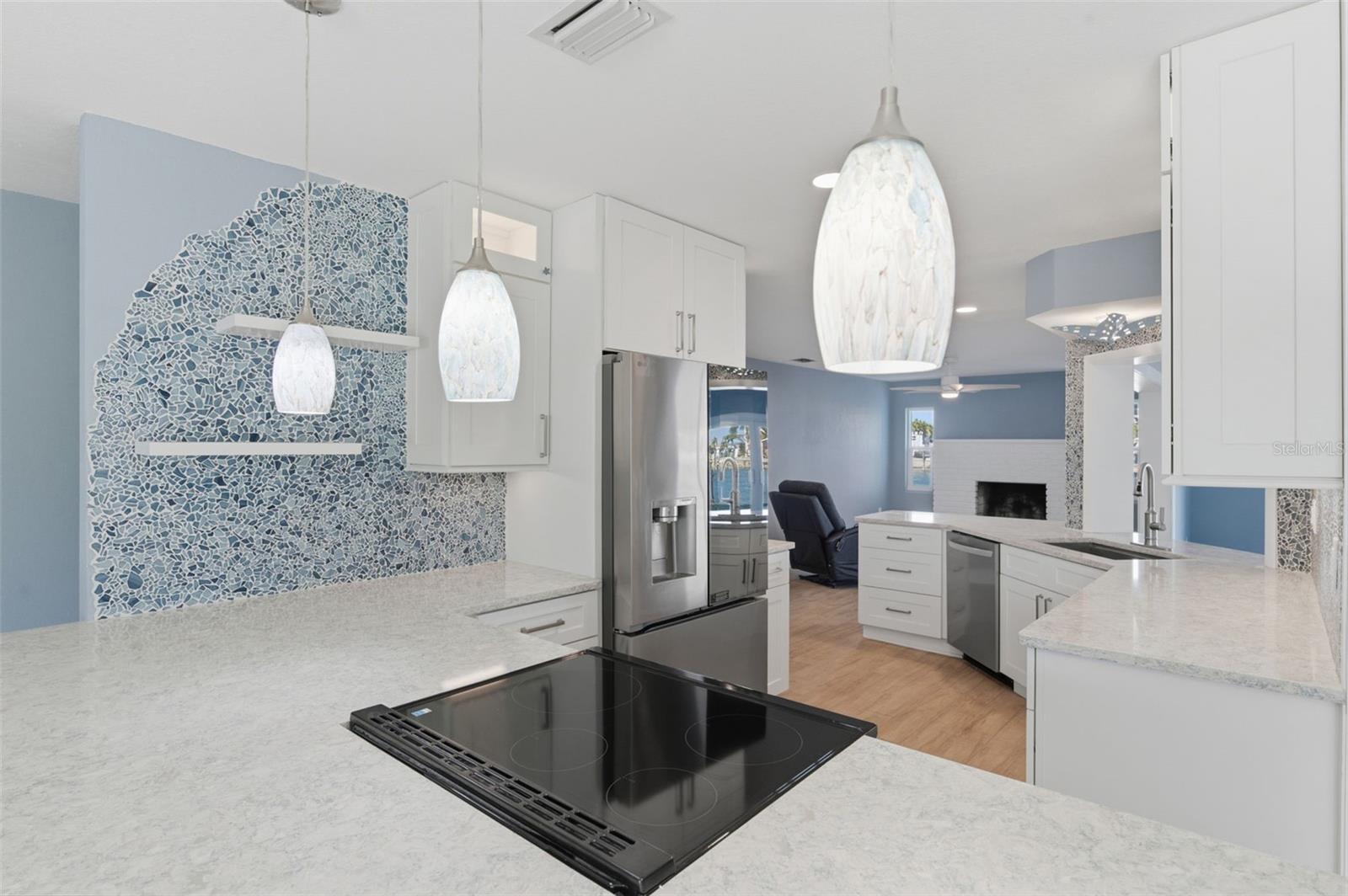 Listing photo id 1 for 11145 4th Street E