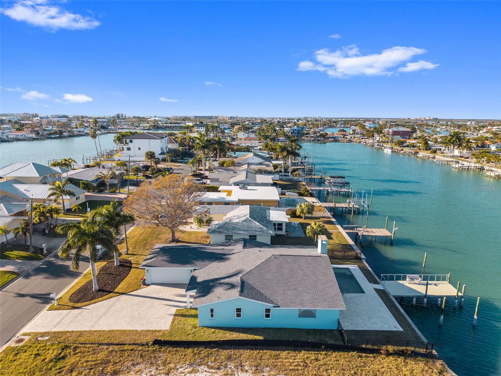 Listing photo id 35 for 11145 4th Street E