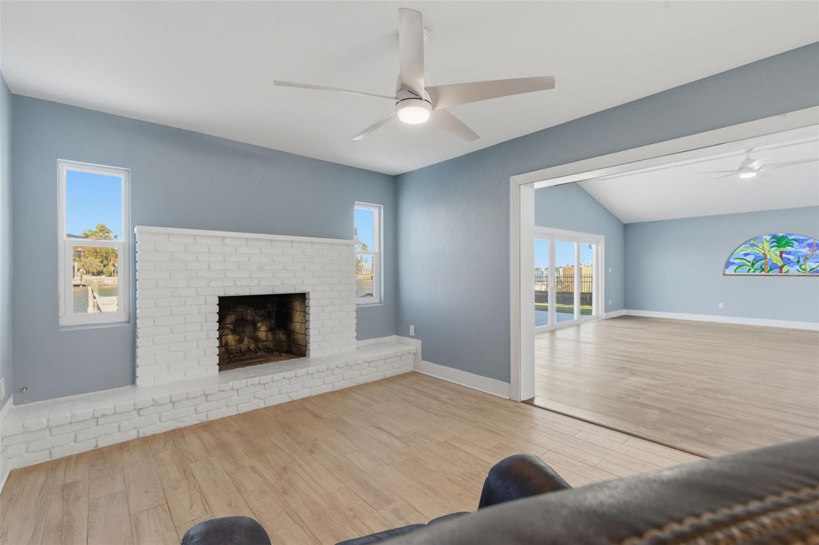 Listing photo id 2 for 11145 4th Street E