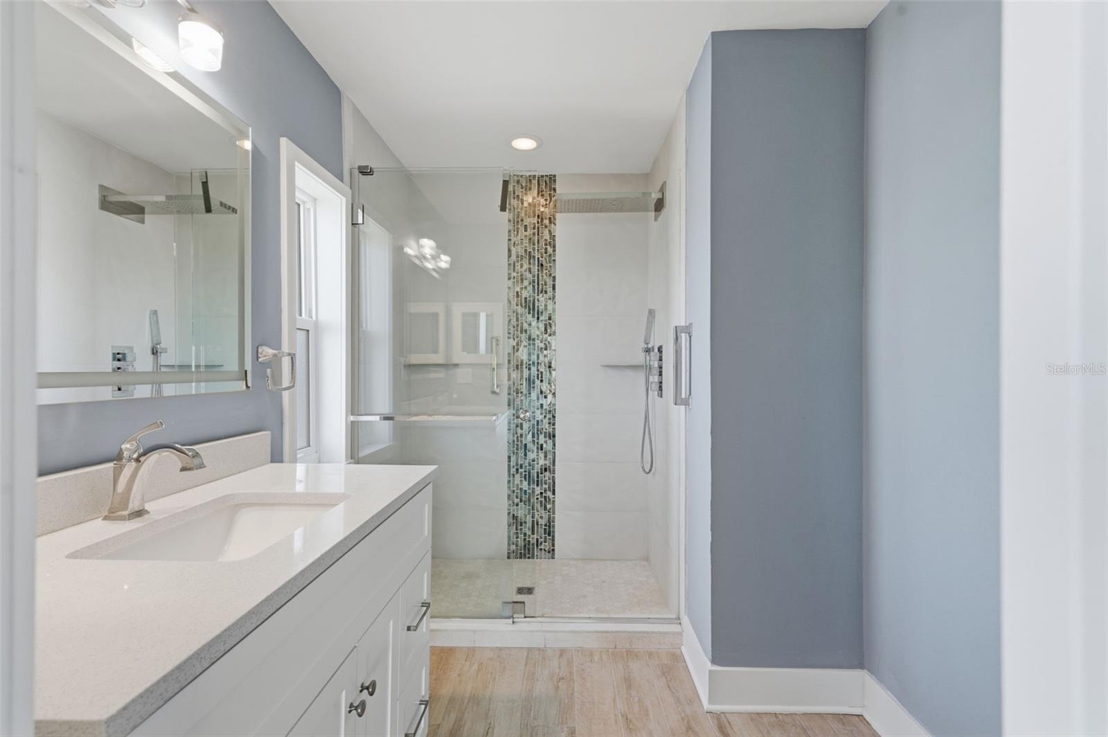 Listing photo id 40 for 11145 4th Street E