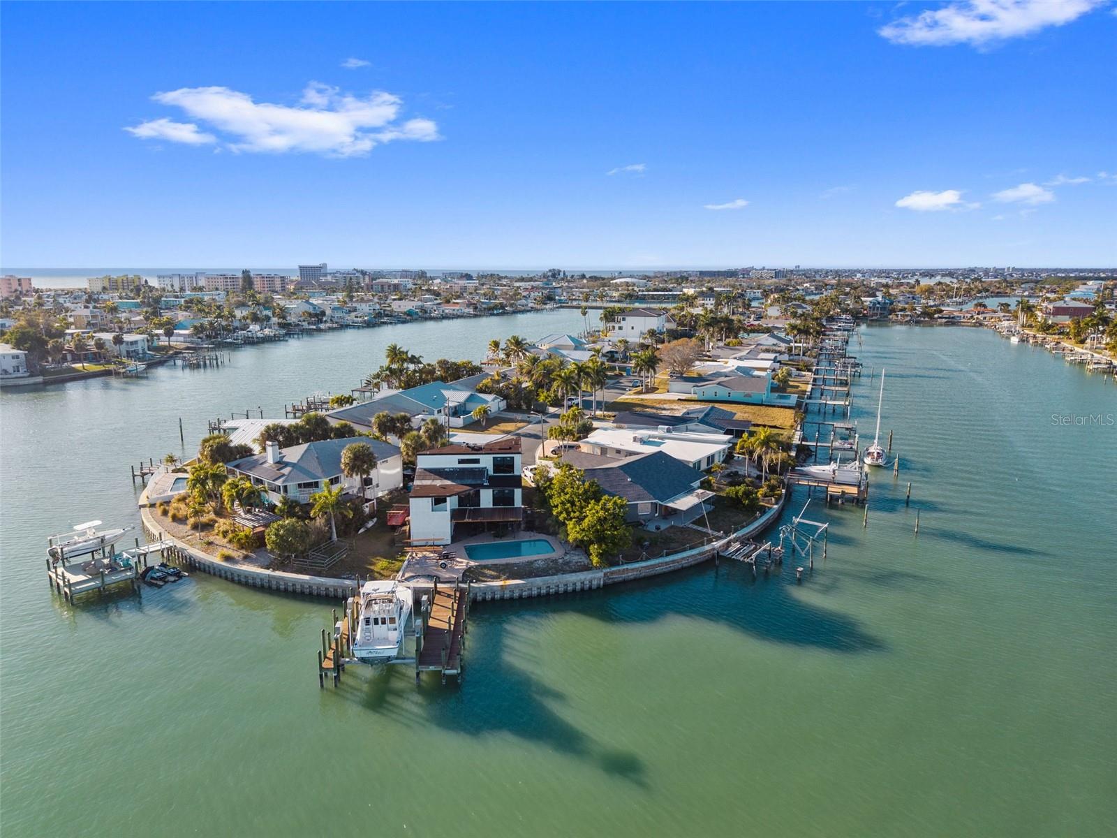 Listing photo id 41 for 11145 4th Street E