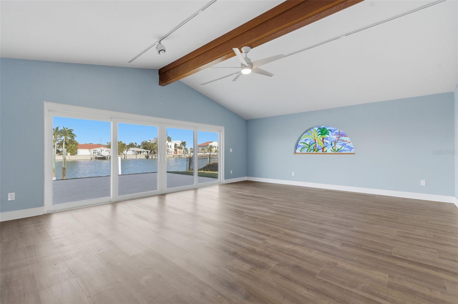 Listing photo id 3 for 11145 4th Street E