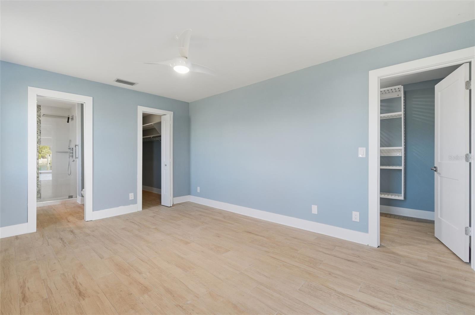 Listing photo id 4 for 11145 4th Street E