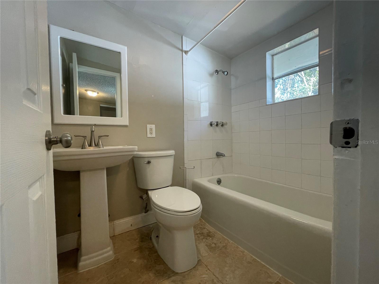 Image 16 of 24 For 10204 Edison Avenue