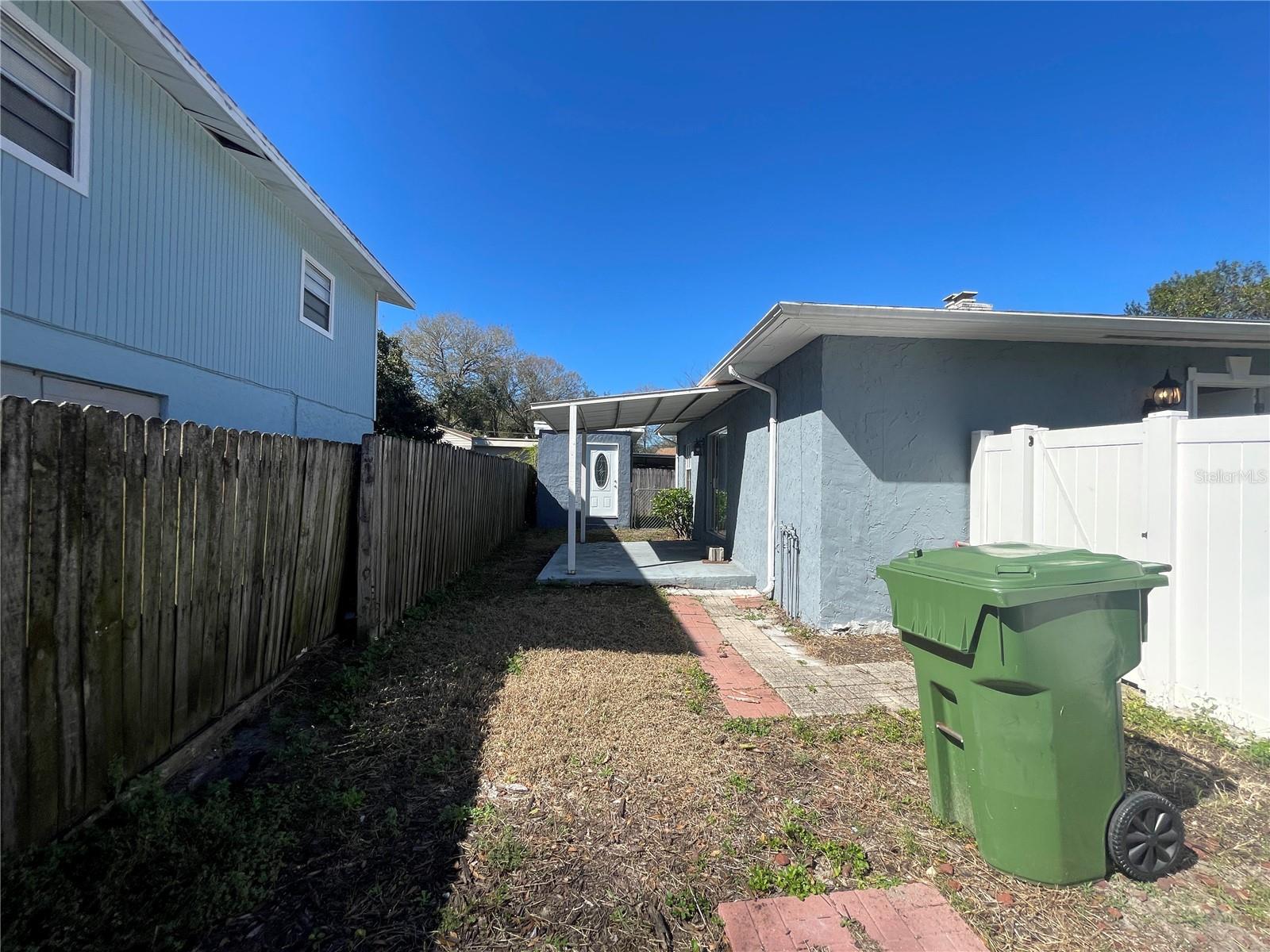 Image 19 of 24 For 10204 Edison Avenue