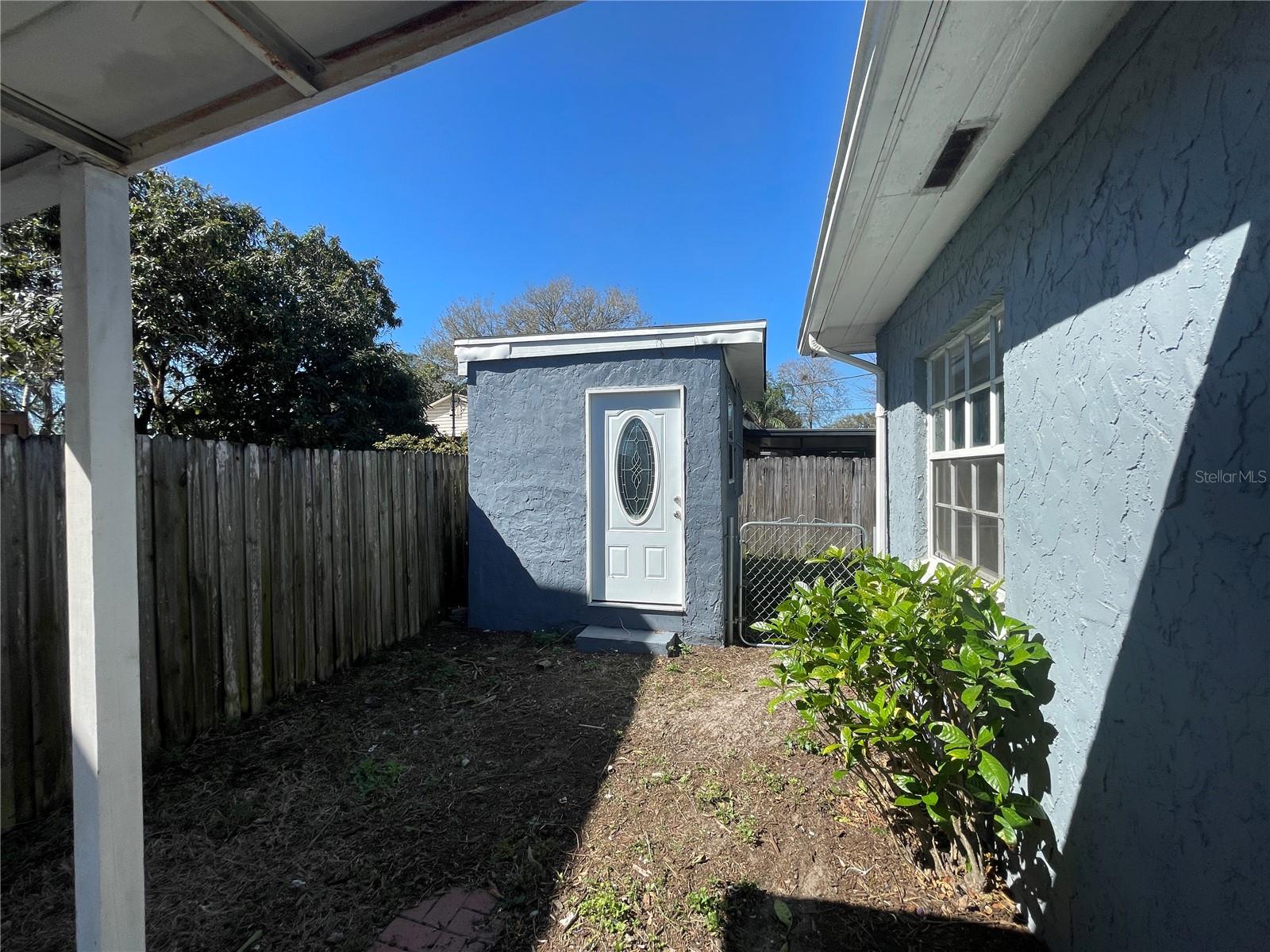 Image 21 of 24 For 10204 Edison Avenue