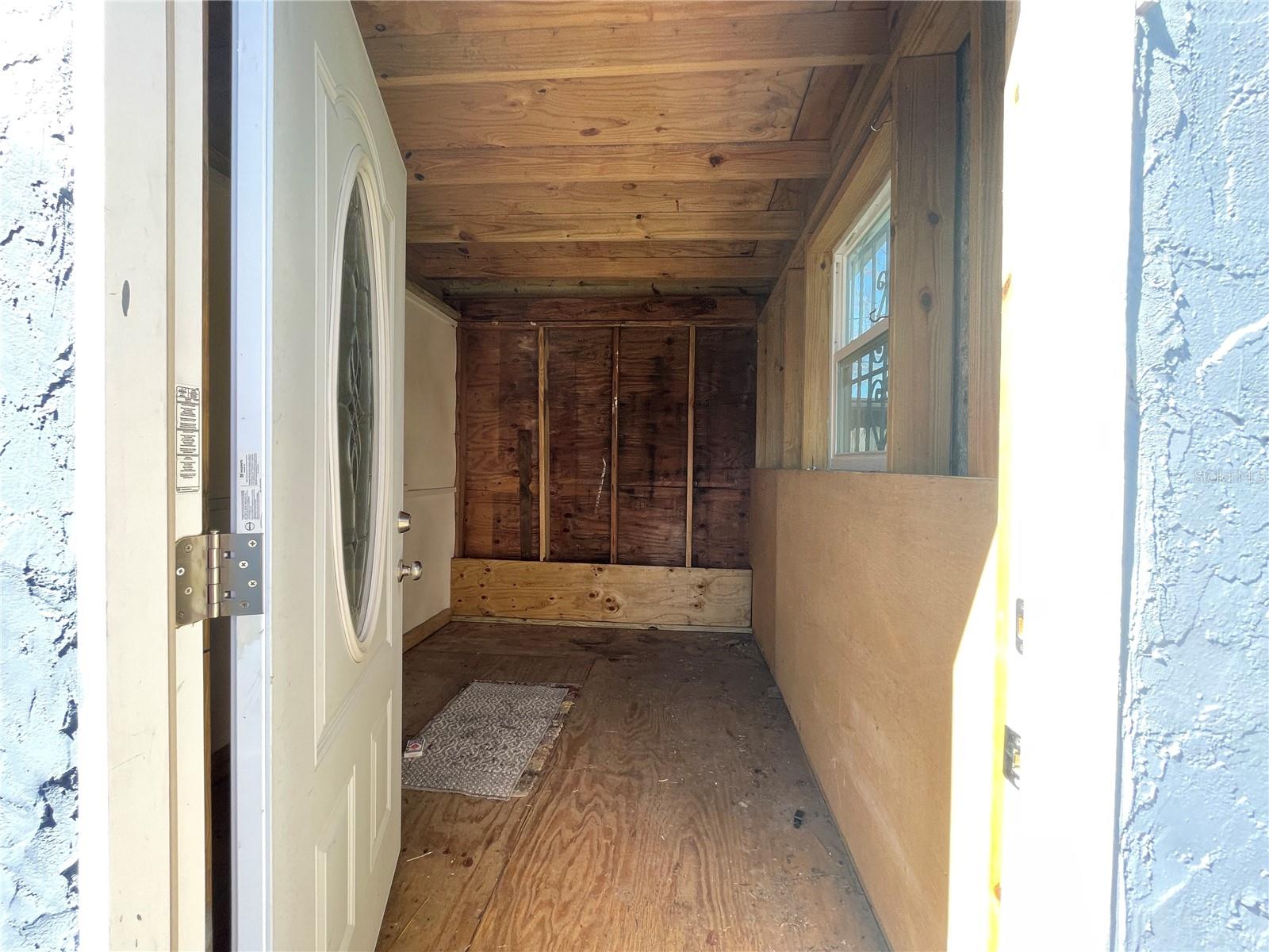 Image 22 of 24 For 10204 Edison Avenue