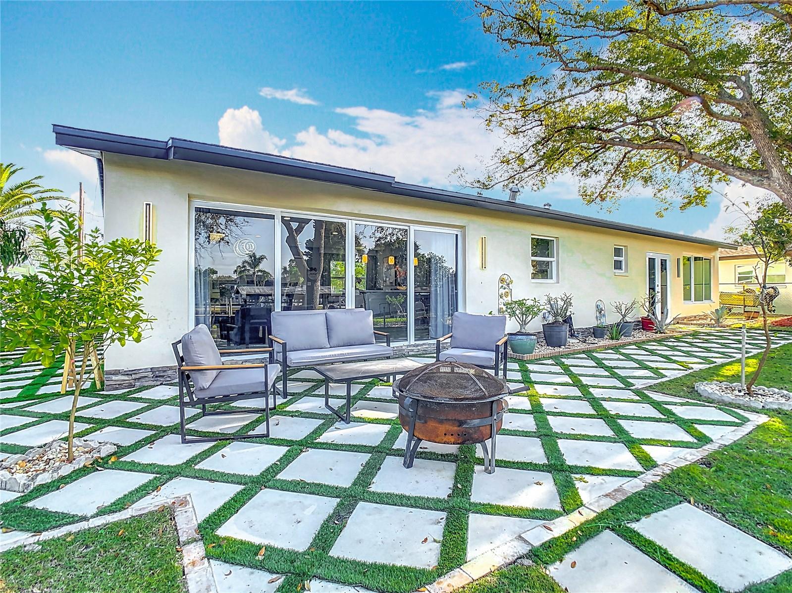 Image 34 of 38 For 10704 Donbrese Avenue