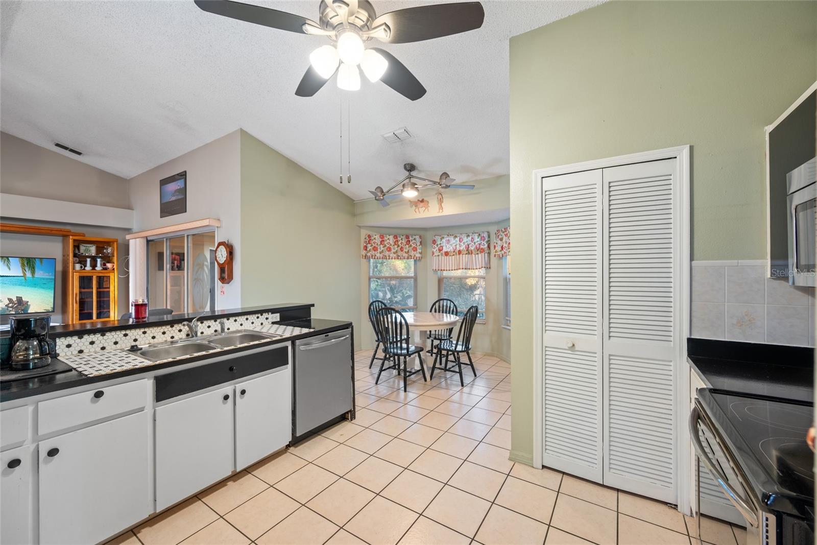 Image 18 of 55 For 6041 Canopy Oaks Circle