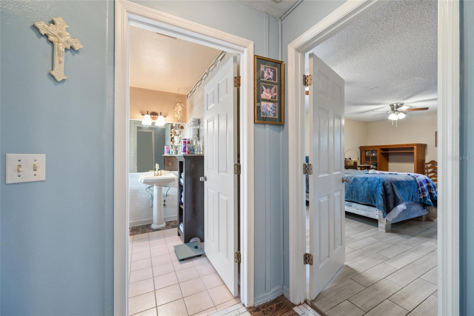 Image 20 of 55 For 6041 Canopy Oaks Circle