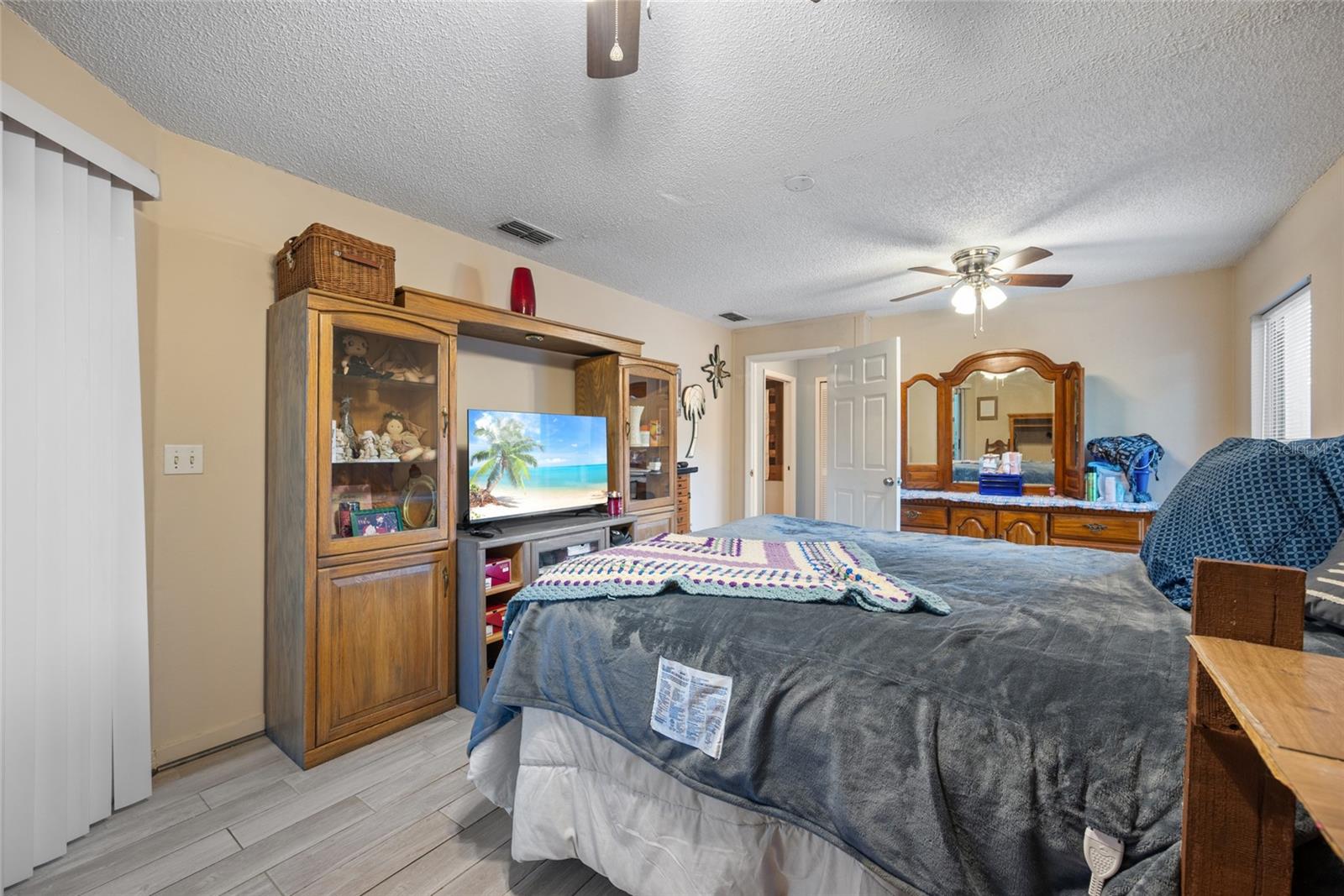 Image 22 of 55 For 6041 Canopy Oaks Circle