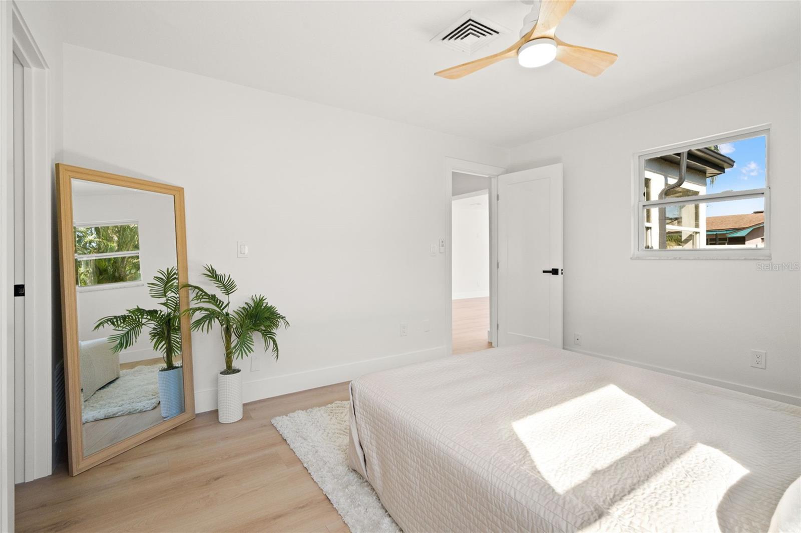 Image 18 of 39 For 12671 115th Street