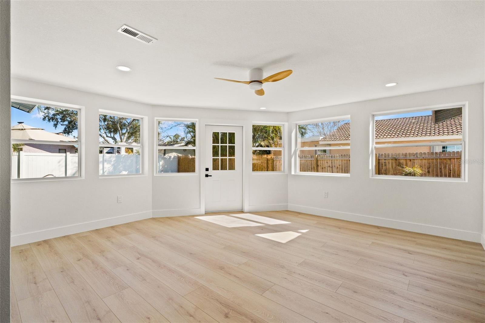 Image 21 of 39 For 12671 115th Street