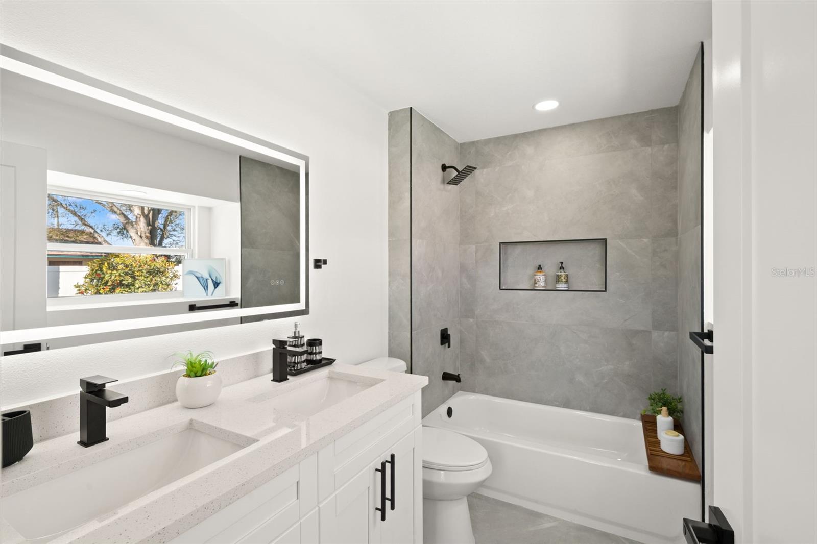 Image 26 of 39 For 12671 115th Street