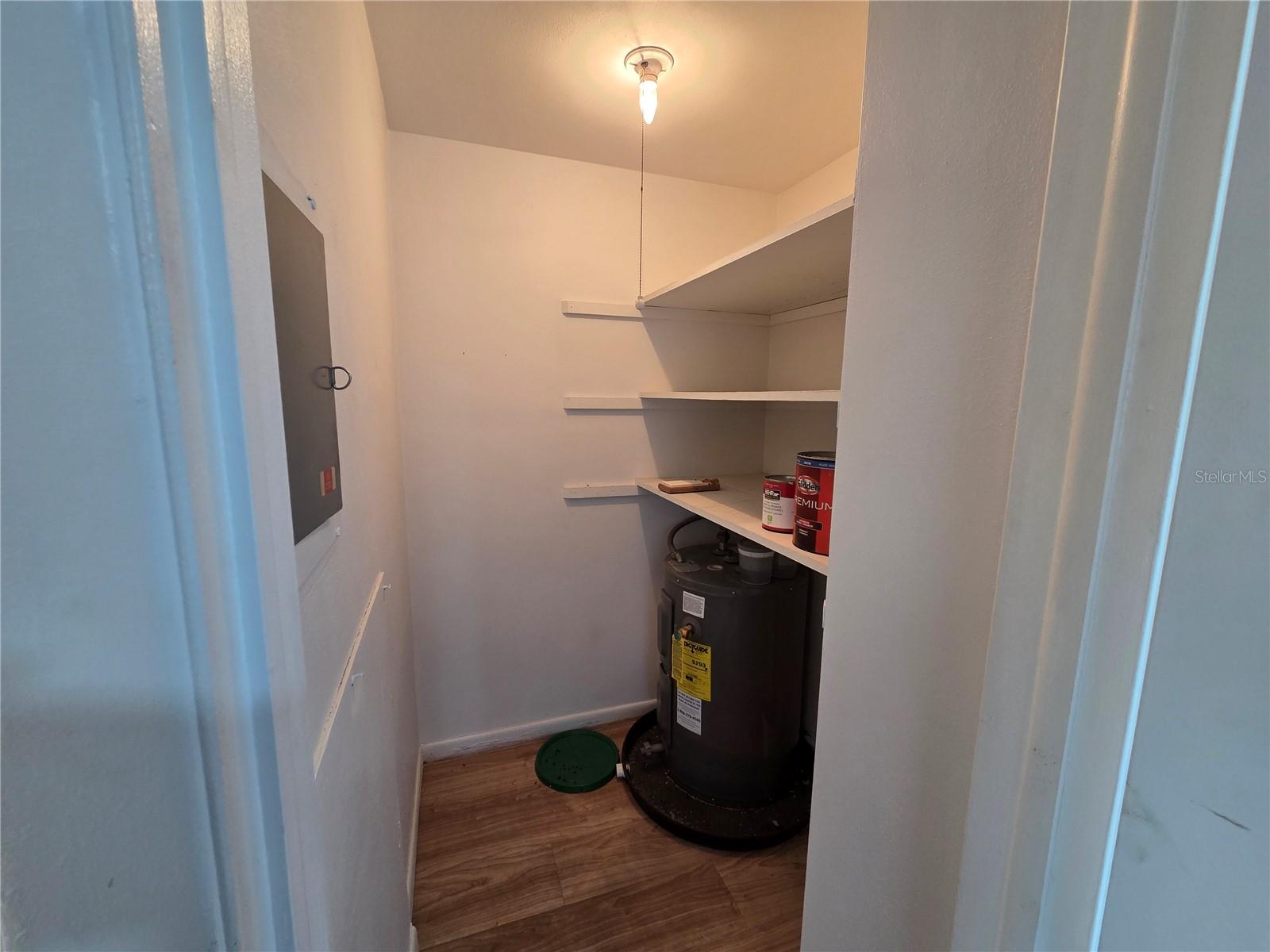 Image 11 of 12 For 606 Betty Lane C