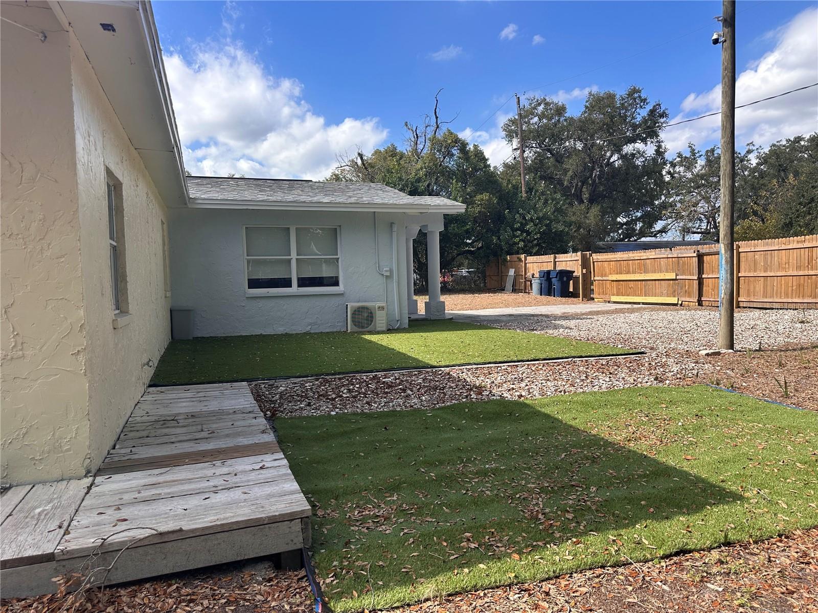 Image 18 of 23 For 4105 Knollwood Street