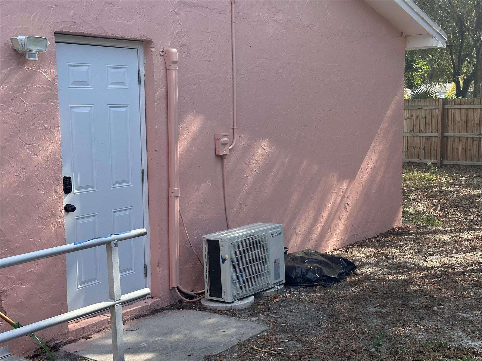 Image 7 of 23 For 4105 Knollwood Street