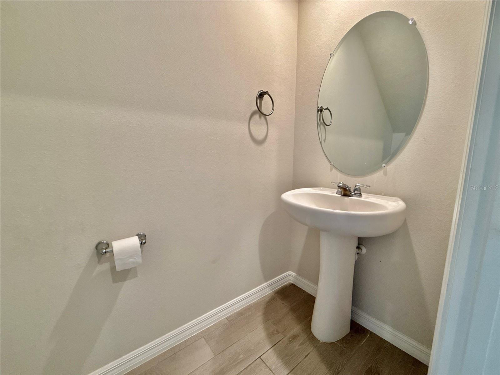 Image 20 of 44 For 3204 Fresno Place