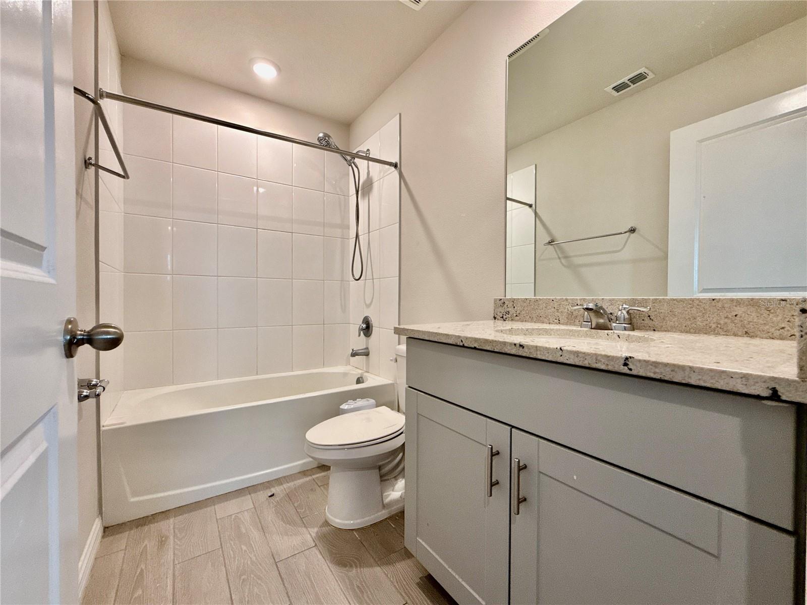 Image 29 of 44 For 3204 Fresno Place