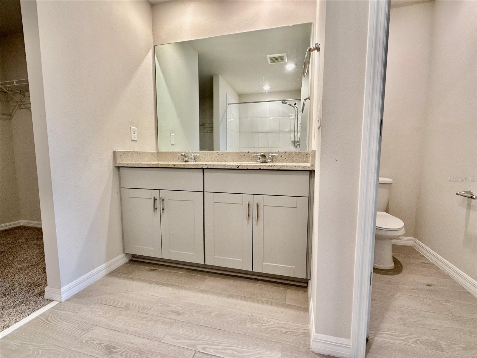 Image 37 of 44 For 3204 Fresno Place