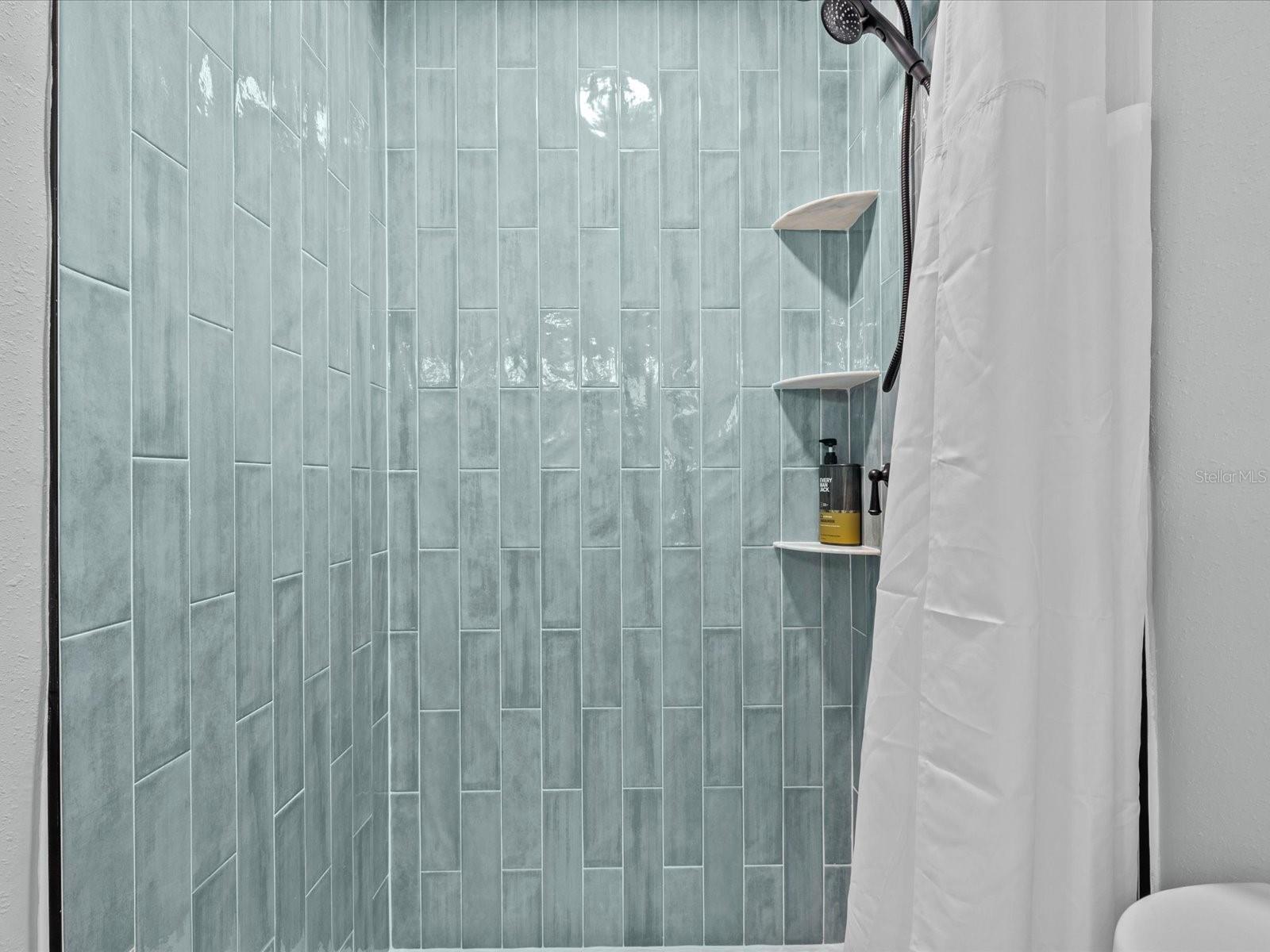 Image 18 of 37 For 2573 Redwood Circle