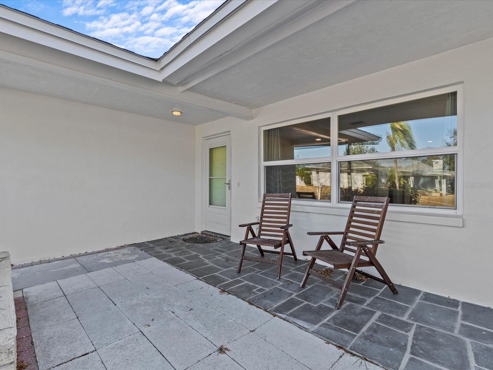 Image 24 of 37 For 2573 Redwood Circle