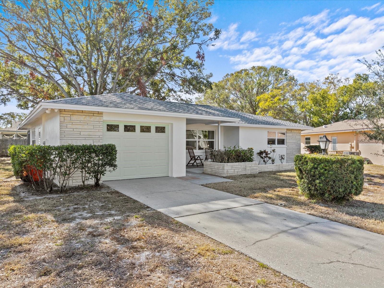 Image 26 of 37 For 2573 Redwood Circle