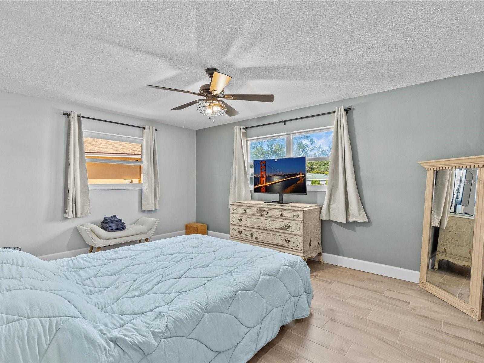 Image 7 of 37 For 2573 Redwood Circle