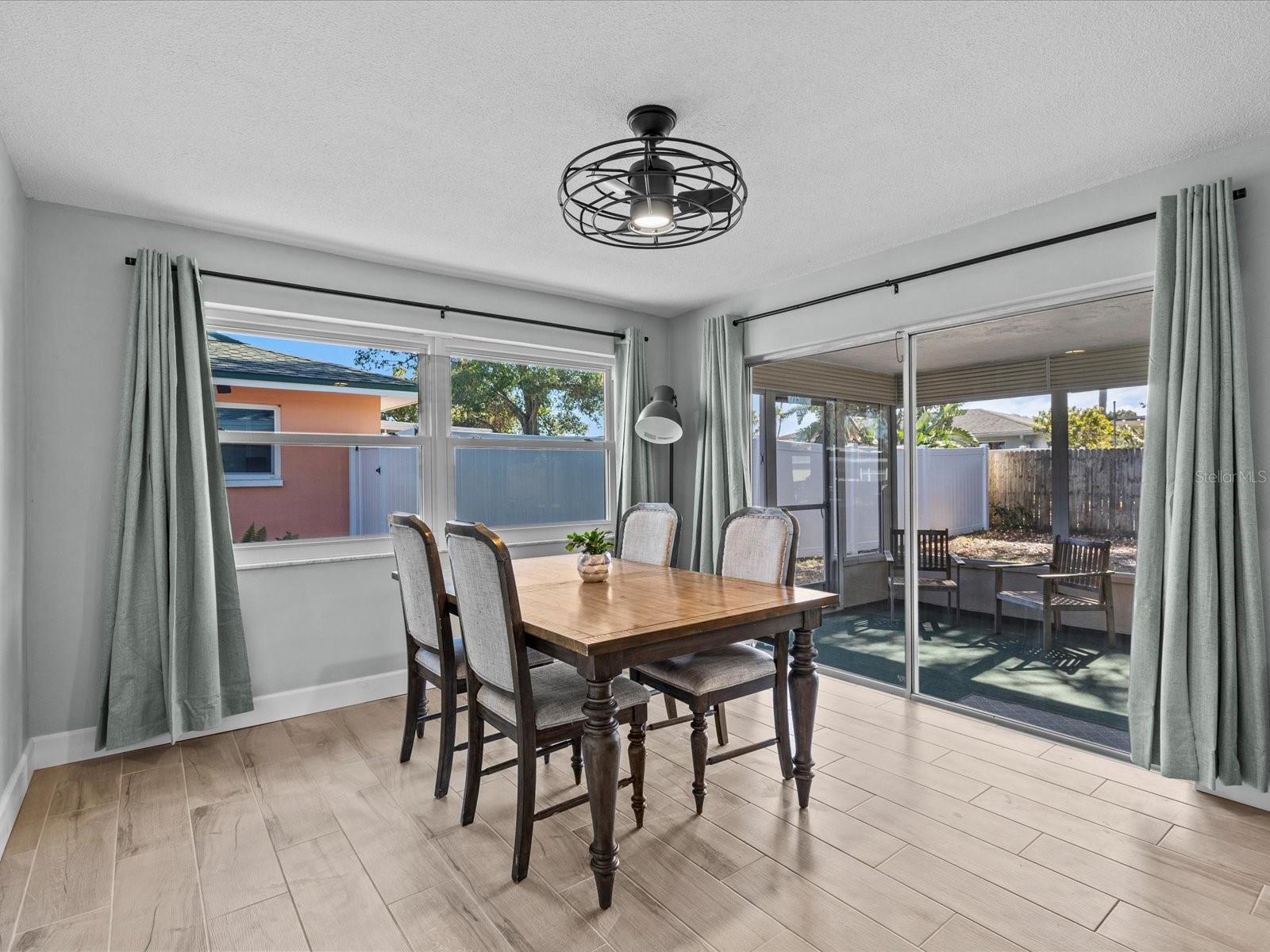 Image 9 of 37 For 2573 Redwood Circle