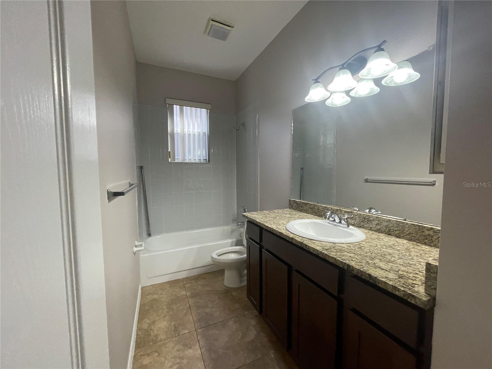 Image 14 of 35 For 17711 Emerald Green Pl