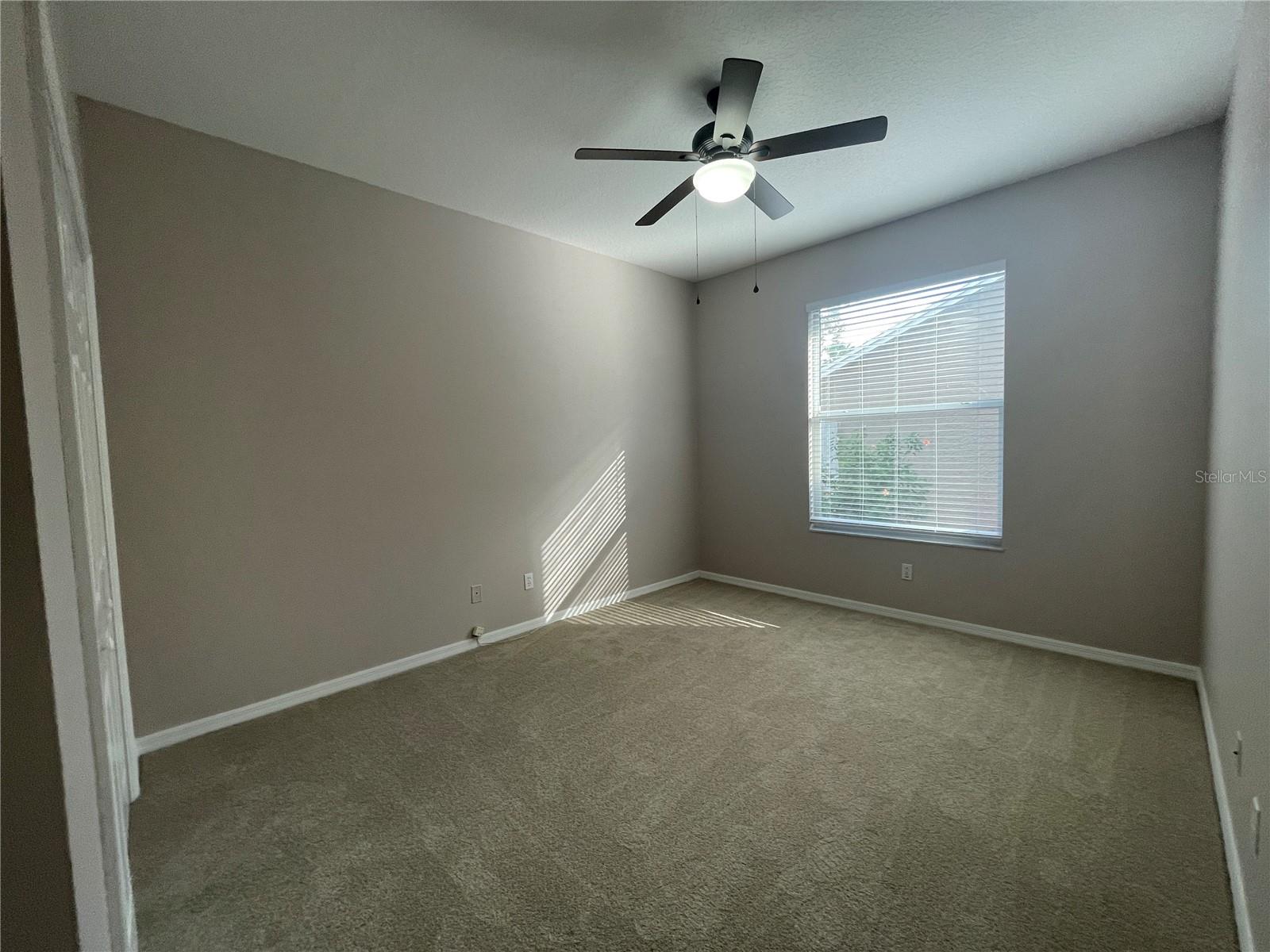 Image 15 of 35 For 17711 Emerald Green Pl